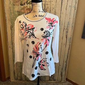 Jess & Jane 3/4 Sleeve Tee Size Medium Pattern is Freshia Worn Once